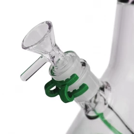 Sklenené bongo Atomic 12-leg s coolerom green - detailný pohľad na šluk a sponu, ktorou je o bongo uchytený