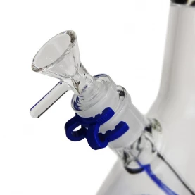Sklenené bongo Atomic 12-leg s coolerom blue - detail šluku a spony, ktorá ho pridržiava na bongu