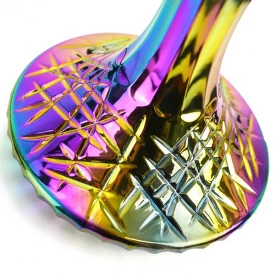 Vodná fajka Kaya INOX Carbon Stallion Rainbow 62 cm - pohľad na spodnú časť fajky: váza v dúhových farbách, detail