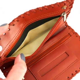 Tabatierka / puzdro na tabak Vážka koža -  detail priečinku