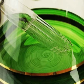 Sklenené bongo GG black&green 32cm - detail vázy a difúzneho downpipe