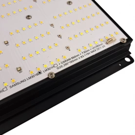 Svetlo Samsung Full spectrum LED Grow Light 120W vertikálne