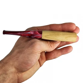 Drevená šlukovka Actitube Cherry v ruke