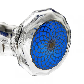 Sklenené bongo Phoenix Diamond modrej farby - pohľad na ornament na spodnej časti vázy