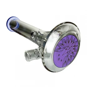 Sklenené bongo Phoenix Beaker fialovej farby - pohľad na ornament na spodnej časti vázy