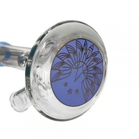 Sklenené bongo Phoenix Beaker modrej farby - pohľad na ornament na spodnej časti vázy