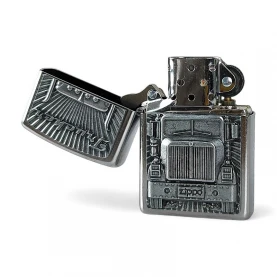 Zapaľovač Zippo Trucker Emblem - otvorený