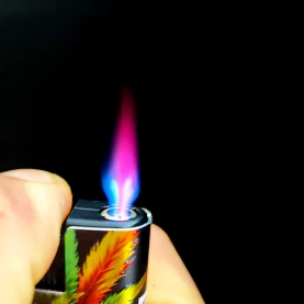 Zapalovač Neon Rasta Cannabis - plameň