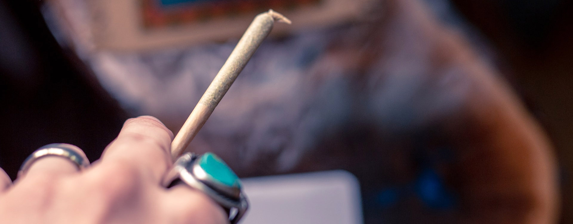 Detail na ruku držiacu jointa