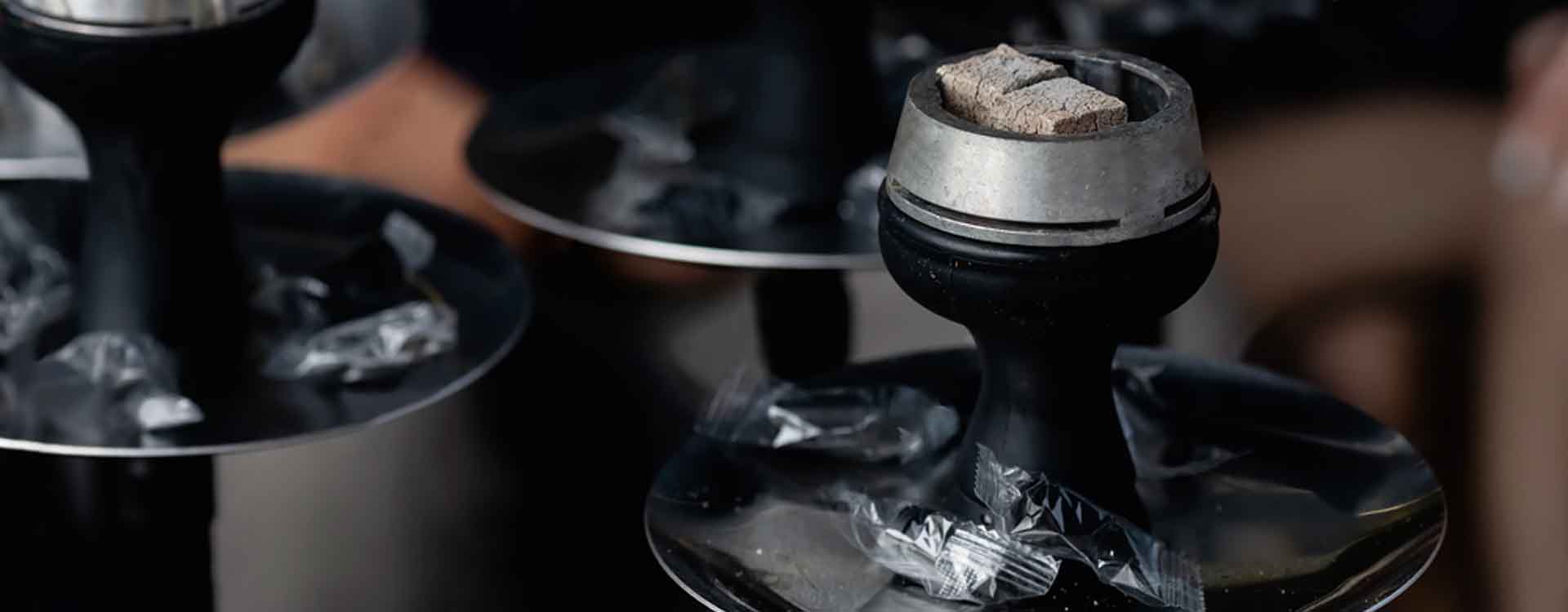 Korunka vodnej fajky s kaloudom a uhlíkmi
