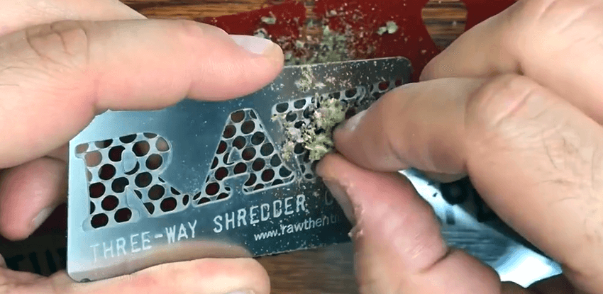 Grinder karta strúhanie marihuany RAW